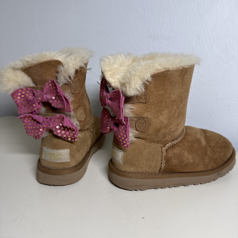 UGG Mini Bailey Bow II Boot Toddler Size 13 Chestnut Sheepskin Lined Suede
